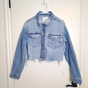 KanCan Women's Light Wash Raw Hem‎ Crop Festival Denim Jacket Size Large